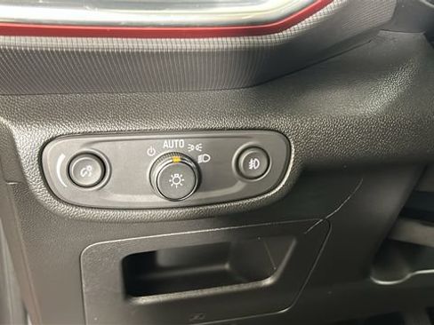 Used 2023 Chevrolet TrailBlazer RS w/ Sun and Liftgate Package FWD image 19