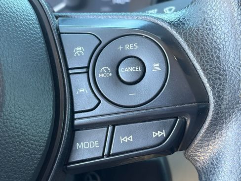 Used 2024 Toyota Corolla LE FWD image 9