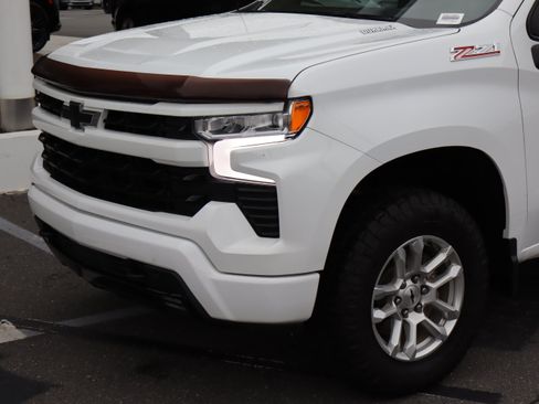 Used 2023 Chevrolet Silverado 1500 RST w/ Z71 Off-Road Package AWD/4WD image 6