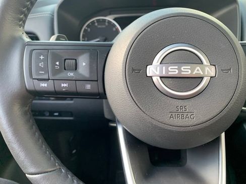 Used 2024 Nissan Rogue SV w/ SV Premium Package AWD/4WD image 9
