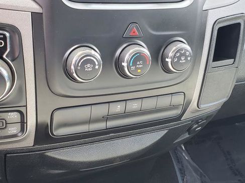 Used 2018 RAM 1500 Express AWD/4WD image 15