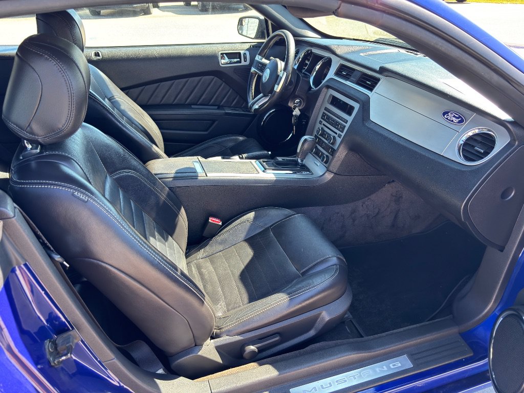Used 2014 Ford Mustang Premium RWD image 18