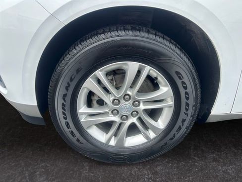 Used 2021 Buick Enclave Essence image 29