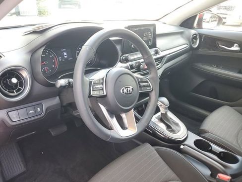 Used 2019 Kia Forte S image 19