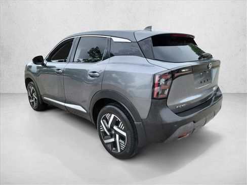 Used 2025 Nissan Kicks SV w/ Illumination Package FWD image 7