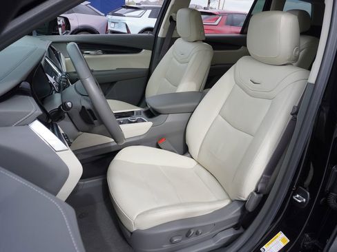 Certified 2024 Cadillac XT6 Premium Luxury w/ Technology Package image 15