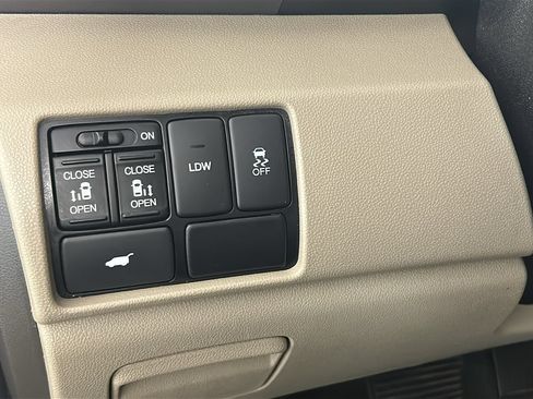 Used 2016 Honda Odyssey EX-L image 21