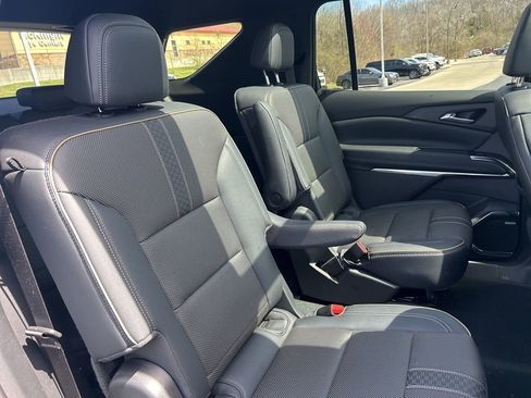 Used 2025 Chevrolet Traverse High Country image 40
