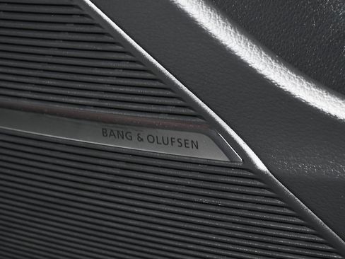 Used 2024 Audi SQ8 Prestige w/ Prestige Package image 27