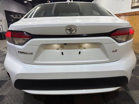 Used 2022 Toyota Corolla LE FWD image 4