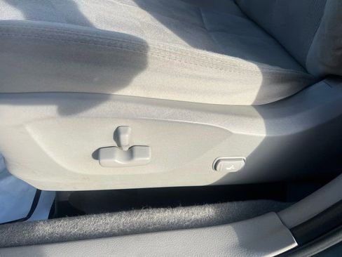 Used 2010 Subaru Forester 2.5X Premium image 16