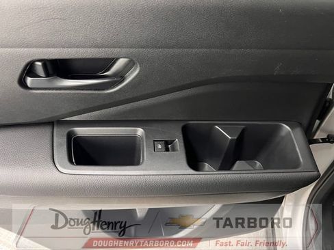 Used 2025 Nissan Pathfinder SV FWD image 32