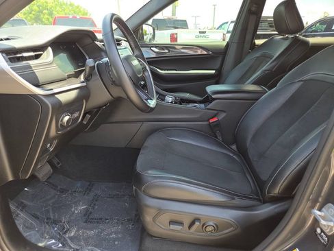 Used 2022 Jeep Grand Cherokee L Laredo RWD image 29