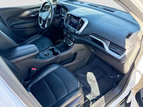 Used 2024 GMC Terrain SLT image 14