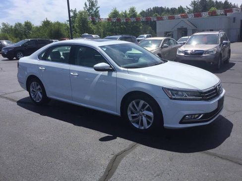 Used 2018 Volkswagen Passat 2.0T SE w/ SE Lighting Package FWD image 7
