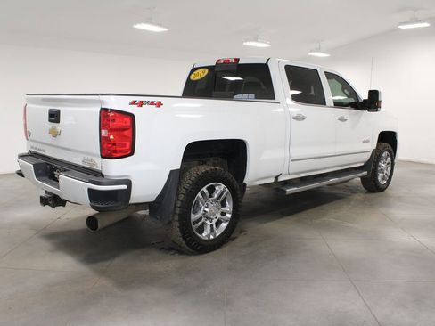 Used 2019 Chevrolet Silverado 2500 High Country w/ Duramax Plus Package image 9