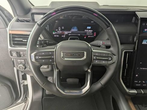 Used 2025 GMC Yukon Denali w/ Denali Reserve Package AWD/4WD image 17