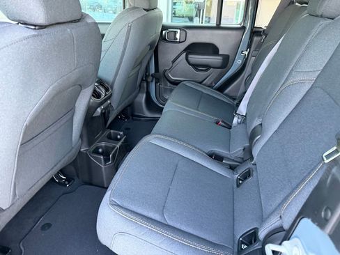 New 2026 Jeep Gladiator Sport image 9