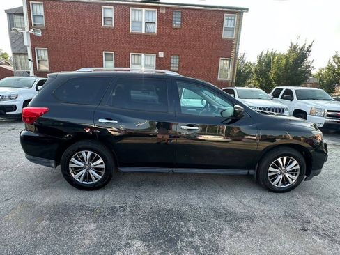 Used 2018 Nissan Pathfinder SL FWD image 4