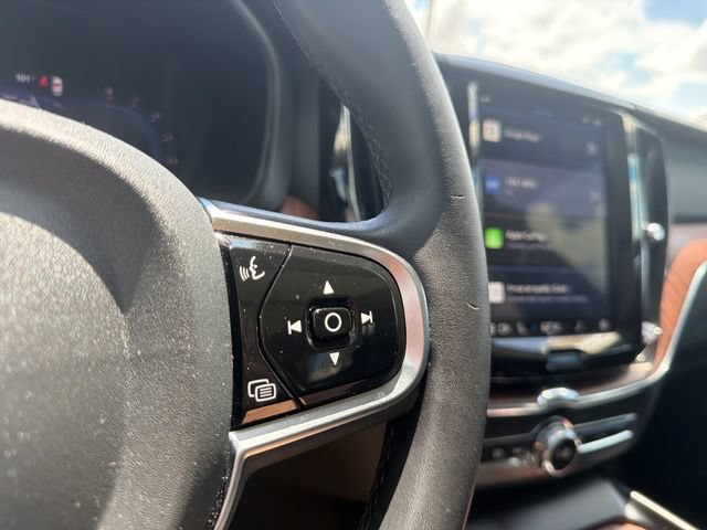 Used 2024 Volvo XC60 B5 Plus AWD/4WD image 28