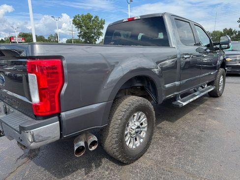 Used 2018 Ford F250 XLT w/ XLT Premium Package AWD/4WD image 11