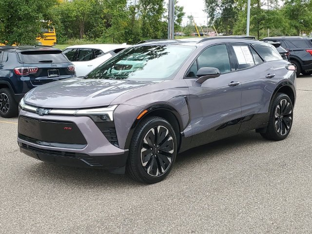 Used 2025 Chevrolet Blazer EV RS AWD/4WD image 2