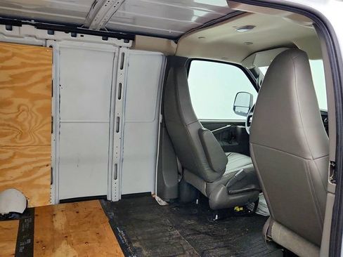 Used 2024 Chevrolet Express 3500 Extended RWD image 21