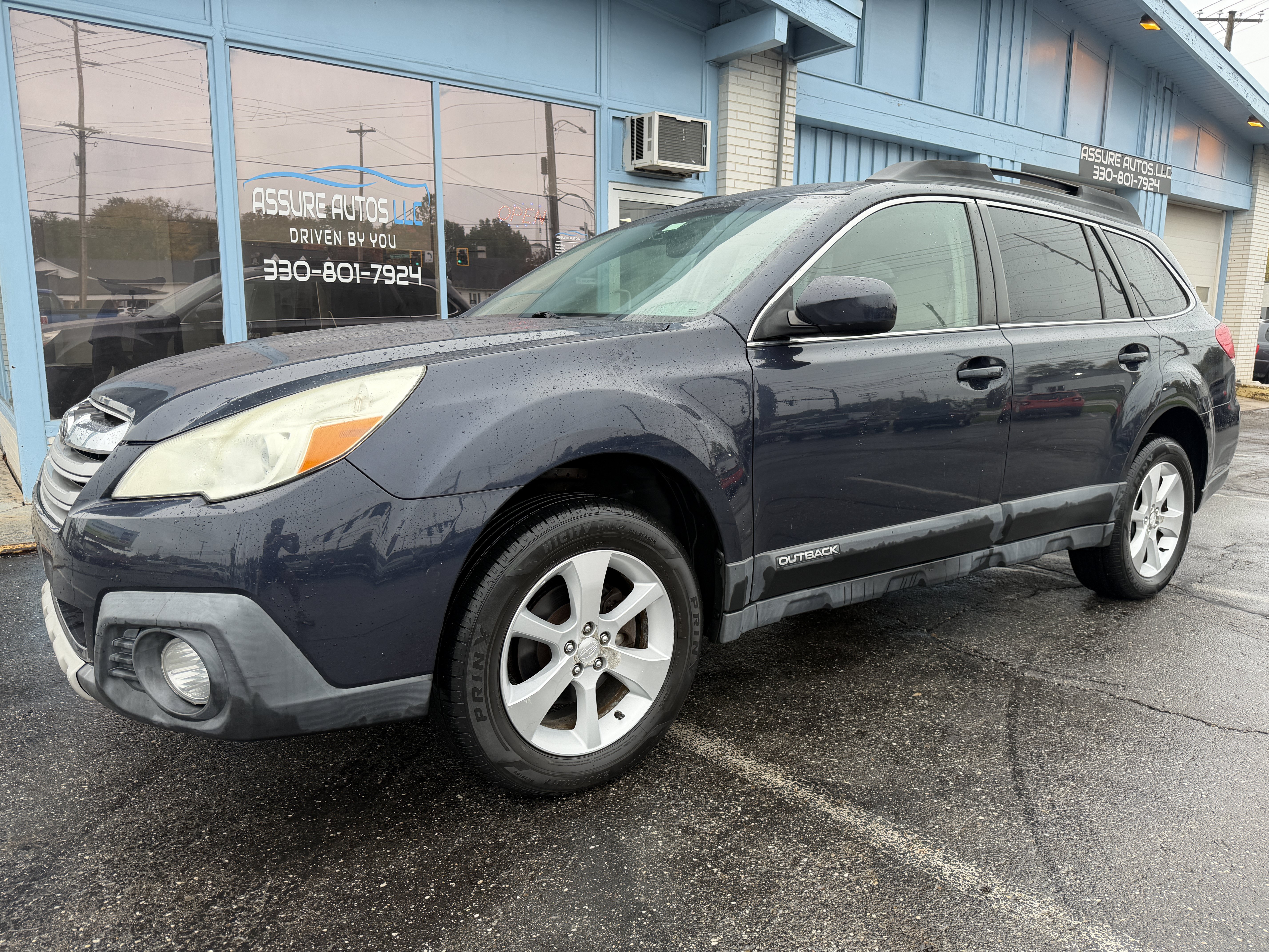 Used 2013 Subaru Outback 2.5i Limited AWD/4WD image 1