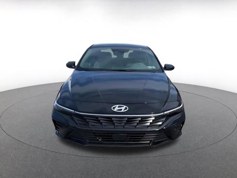 Used 2025 Hyundai Elantra SEL image 5
