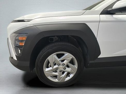 Certified 2025 Hyundai Kona SE image 3