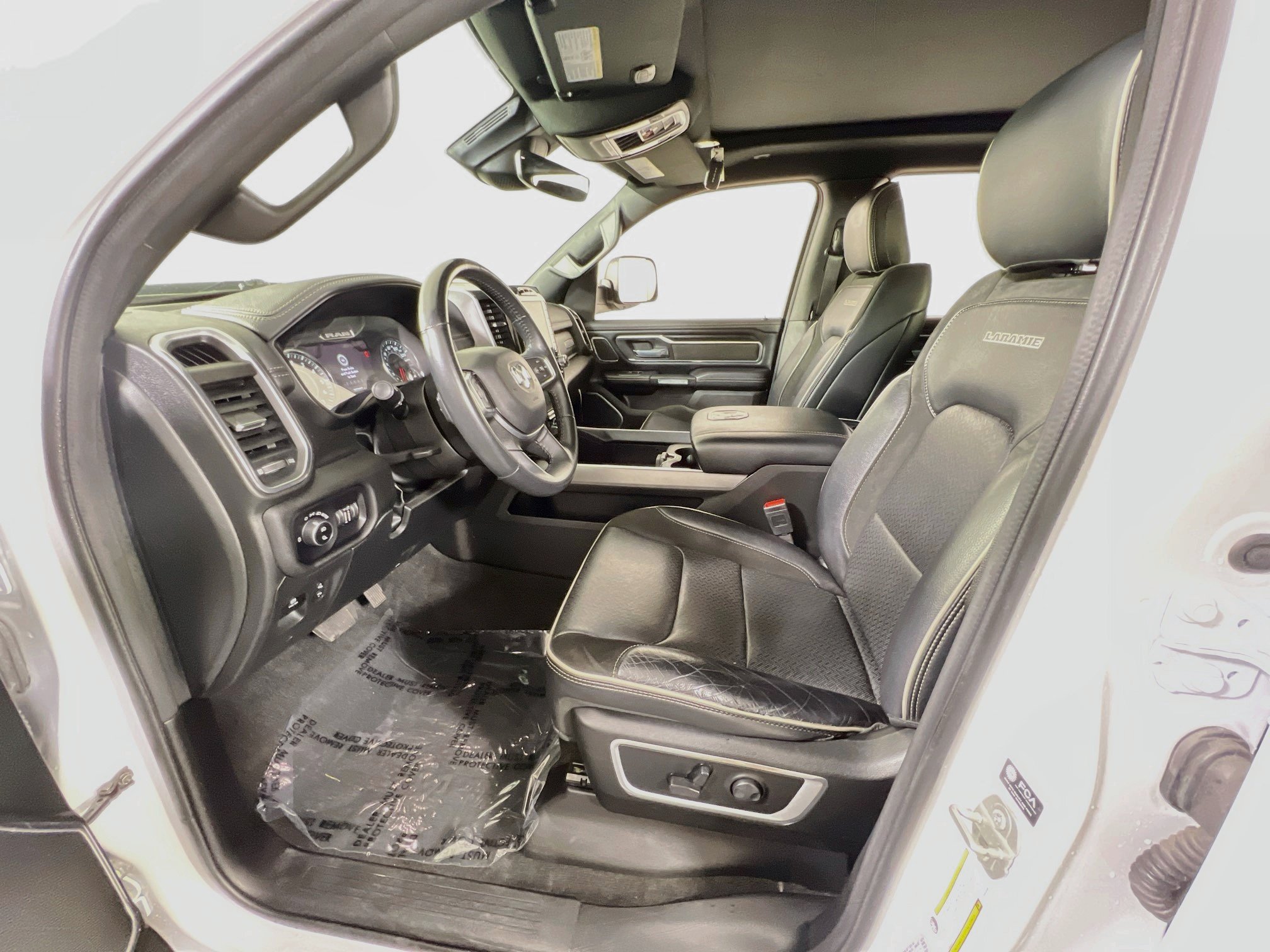 Used 2023 RAM 1500 Laramie AWD/4WD image 21