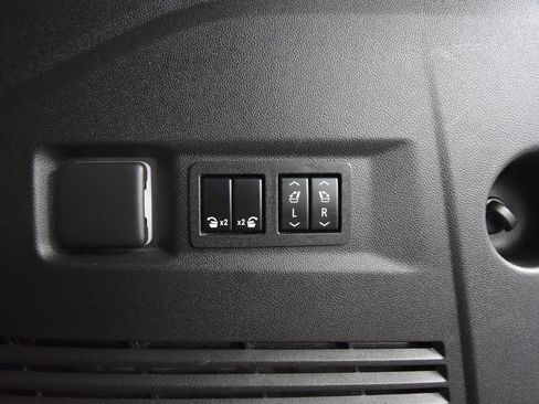 Used 2022 GMC Yukon Denali w/ Denali Ultimate Package image 49