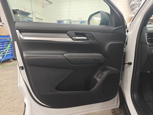 Used 2026 GMC Terrain Elevation w/ Elevation Premium Package image 21