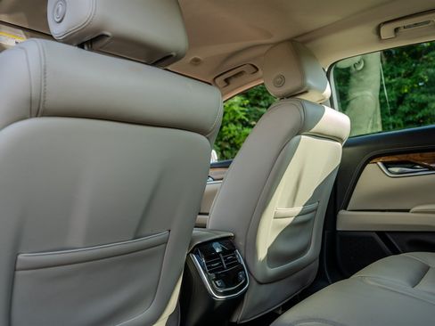 Used 2018 Cadillac XTS Luxury AWD/4WD image 30