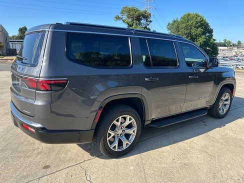 Used 2022 Jeep Wagoneer Series I w/ Premium Group I AWD/4WD image 6