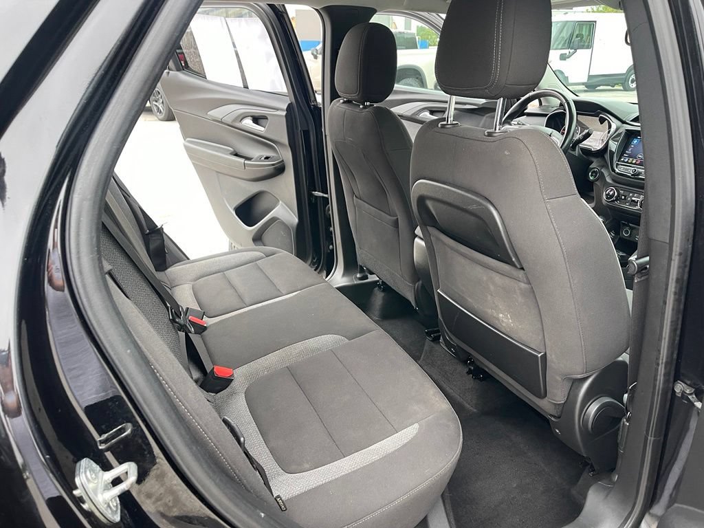 Used 2021 Chevrolet TrailBlazer LT w/ Sun and Liftgate Package FWD image 17
