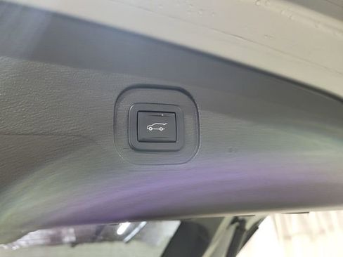 Used 2016 Chevrolet Equinox LTZ w/ Enhanced Convenience Package image 48