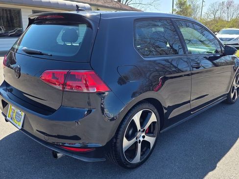 Used 2016 Volkswagen Golf S image 5