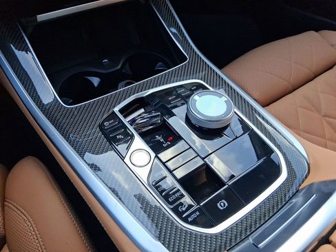 New 2026 BMW X5 M60i image 17