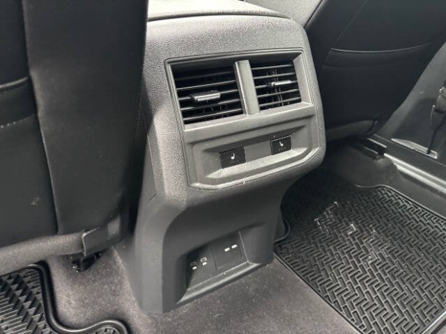 Used 2021 Volkswagen Atlas Cross Sport SEL Premium AWD/4WD image 18