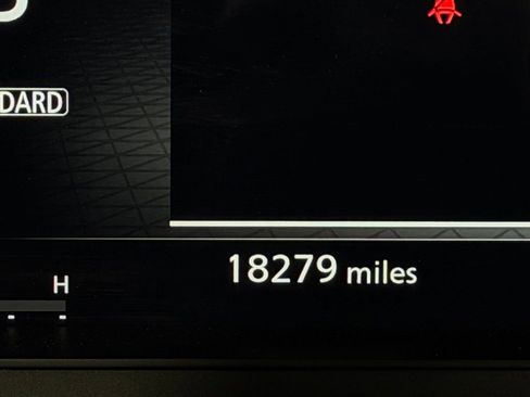 Used 2024 Nissan Rogue SL w/ SL Premium Package image 16