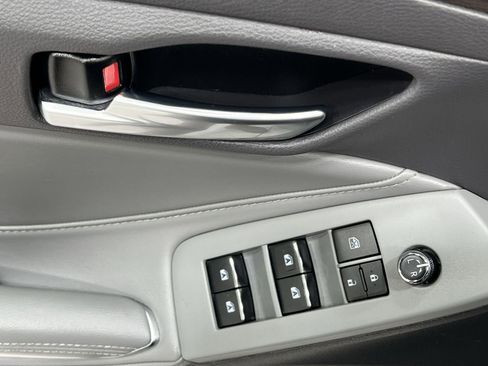 Used 2021 Toyota Avalon XLE w/ Moonroof Package image 13