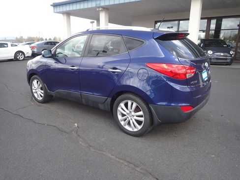 Used 2011 Hyundai Tucson Limited image 3