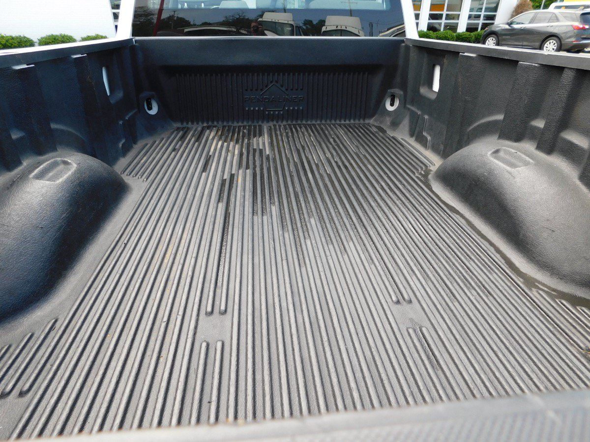 Used 2018 Ford F250 XL w/ Power Equipment Group RWD image 4