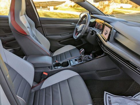 Used 2024 Volkswagen GTI Autobahn image 12