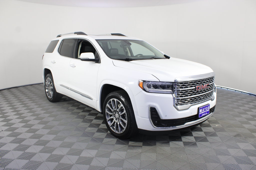 Used 2023 GMC Acadia Denali w/ Denali Ultimate Package FWD image 32