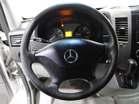 Used 2013 Mercedes-Benz Sprinter 2500 image 9