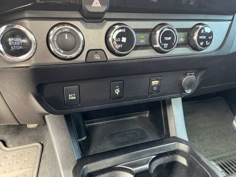 Used 2016 Toyota Tacoma TRD Off-Road w/ Towing Package AWD/4WD image 26