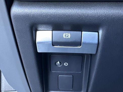 Certified 2023 Land Rover Defender 90 X AWD/4WD image 28