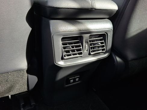 Used 2020 Toyota RAV4 Limited AWD/4WD image 11